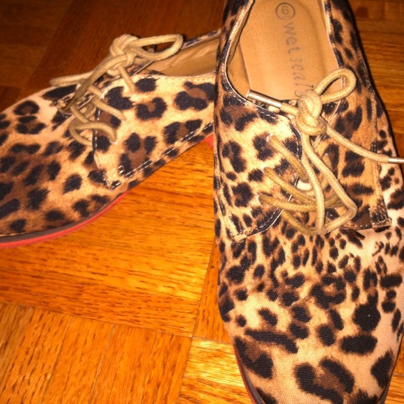Shoes - Picture 2 of 2