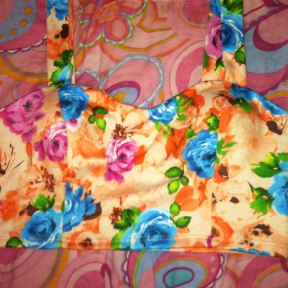 Cropped Shirt - Picture 2 of 3