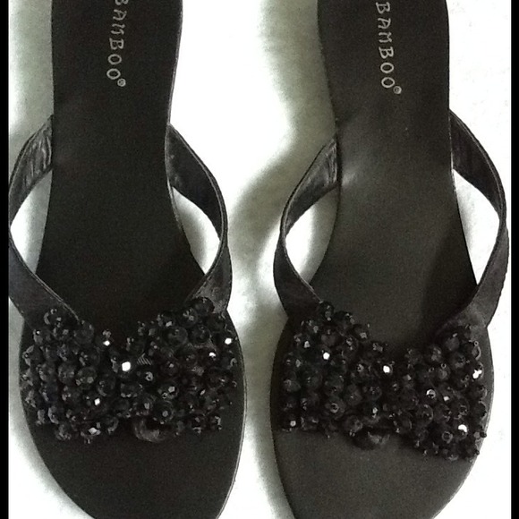 Beaded Black Bow Sandels