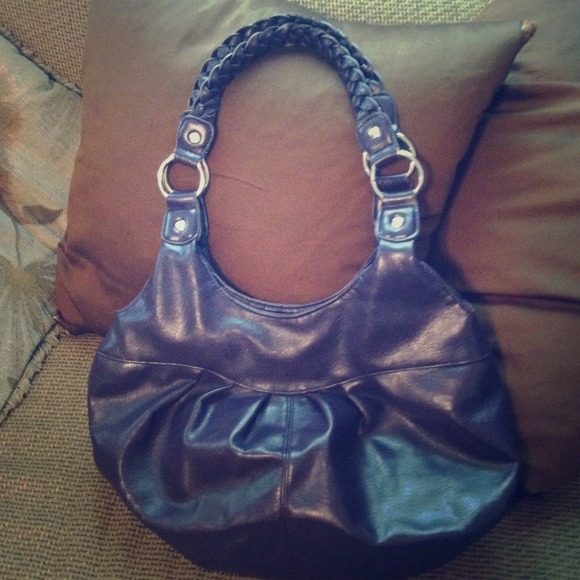 Darkish purple purse, bueno is the brand! - Picture 1 of 4