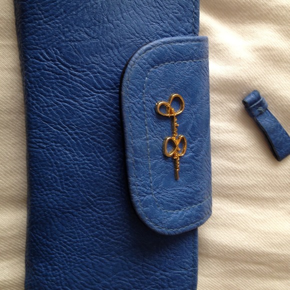 SOLD Jessica Simpson wallet