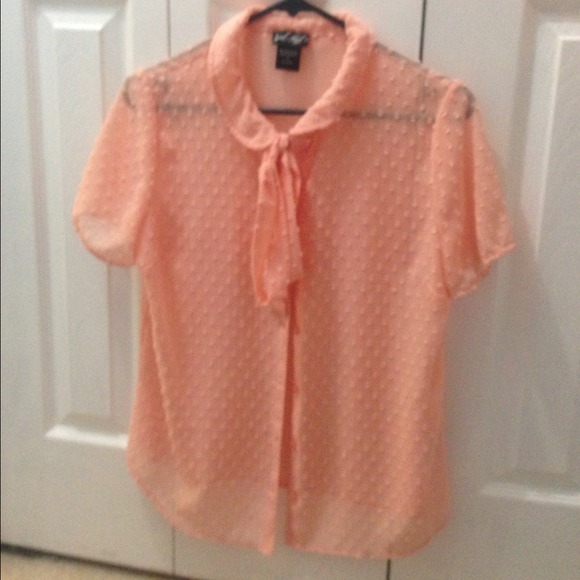 ❌SOLD❌ Peach Lord and Taylor blouse