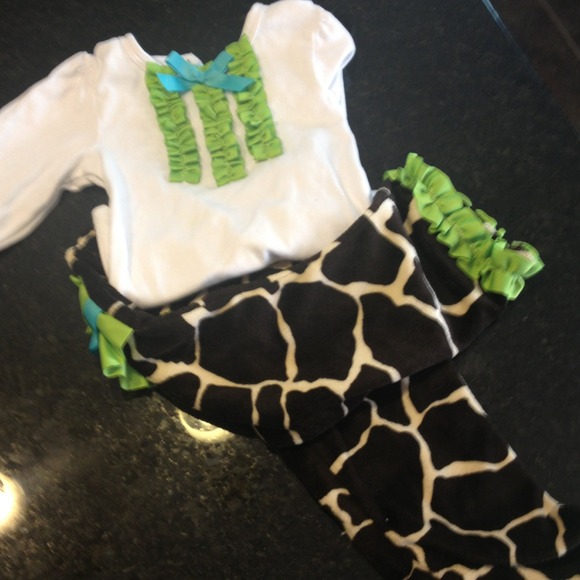 💕Adorable baby girl outfit💕