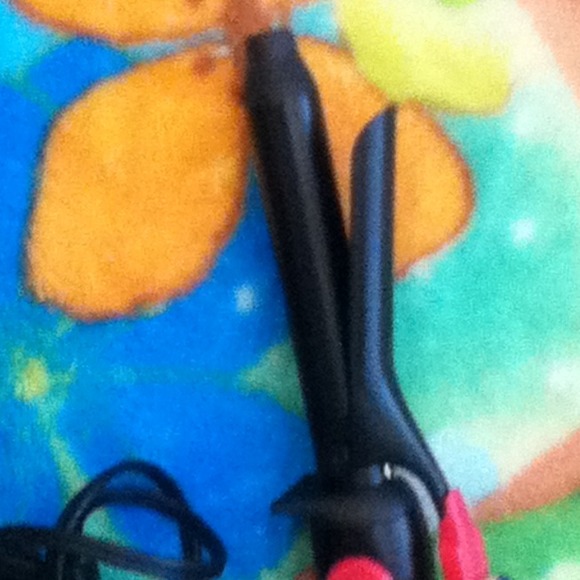 Remington curling iron .