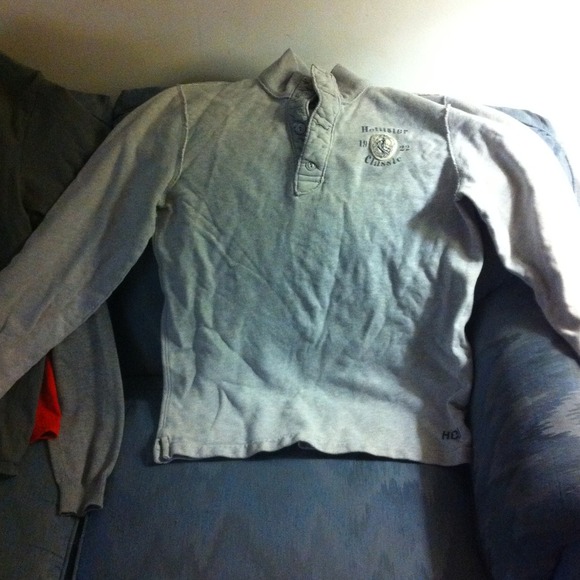 Hollister pullover