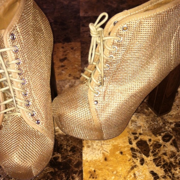 Heels - Picture 1 of 1