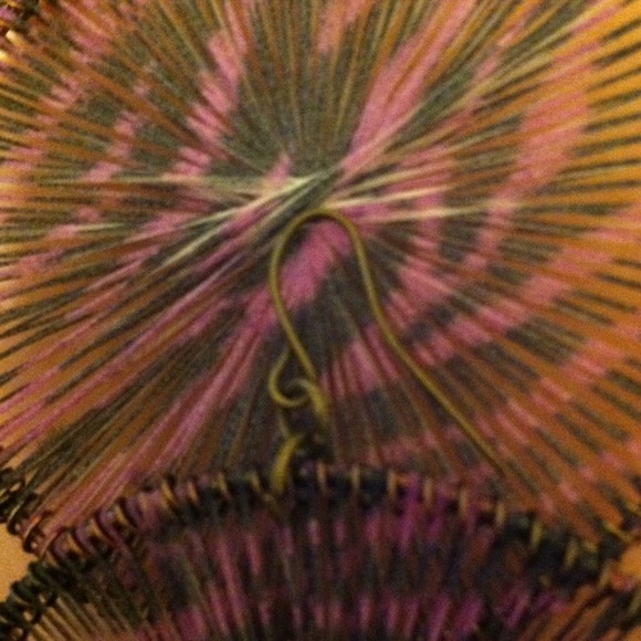 Zebra threaded earrings - Picture 3 of 3
