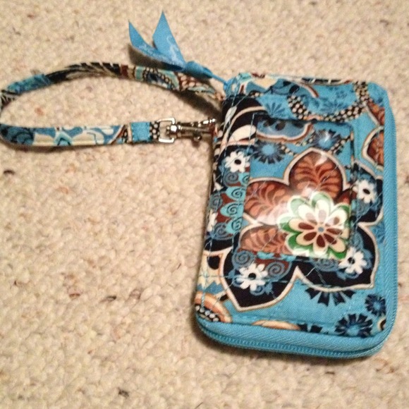 🚫SOLD- Vera Bradley wristlet wallet