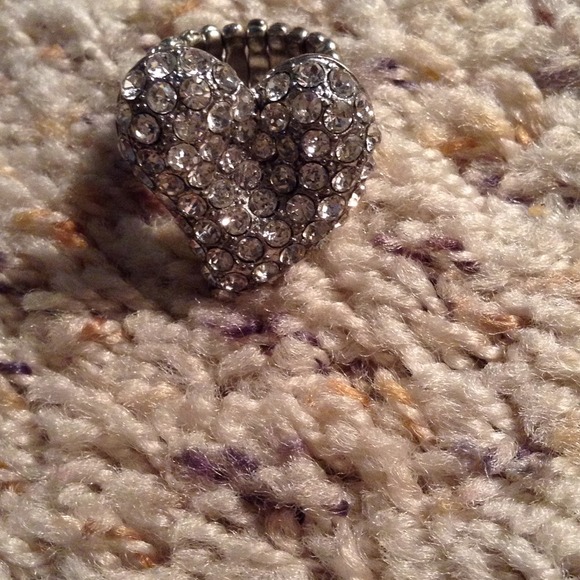 Heart ring 💍 - Picture 2 of 3