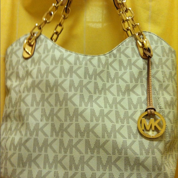 Michael kors vanilla like new gold bag chain clean