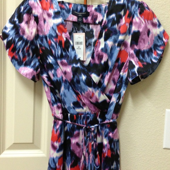 **Sold** Banana Republic Silk Dress - Picture 4 of 4