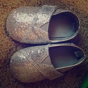 👣NWOT👣Infant glitter shoes