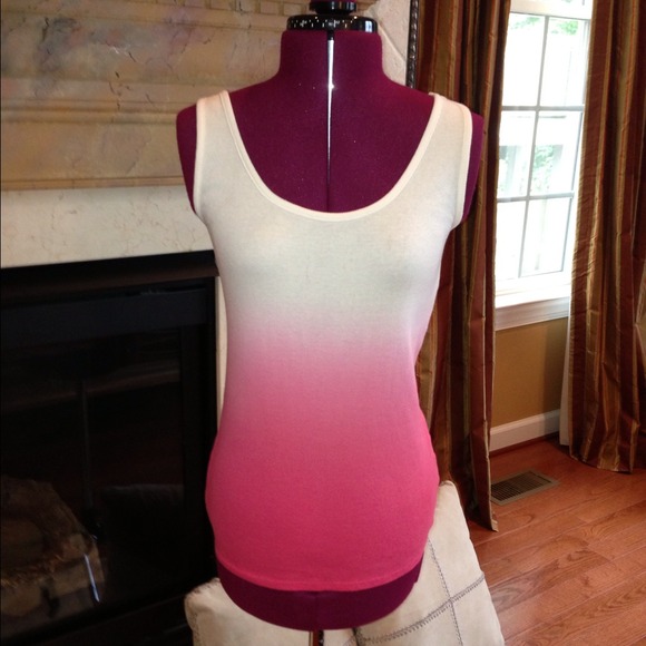 Sold in bundle Bundle of 2 Ombre Tank Tops. - Picture 3 of 3