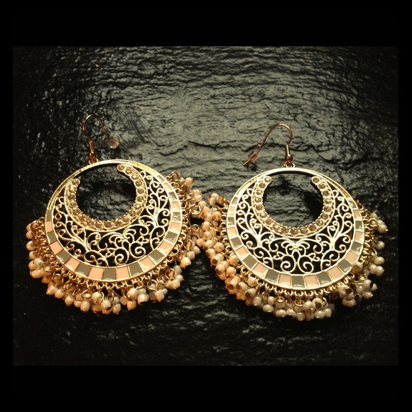 REDUCED🌺FILIGREE CIRCLE DROP EARRINGS - Picture 2 of 4