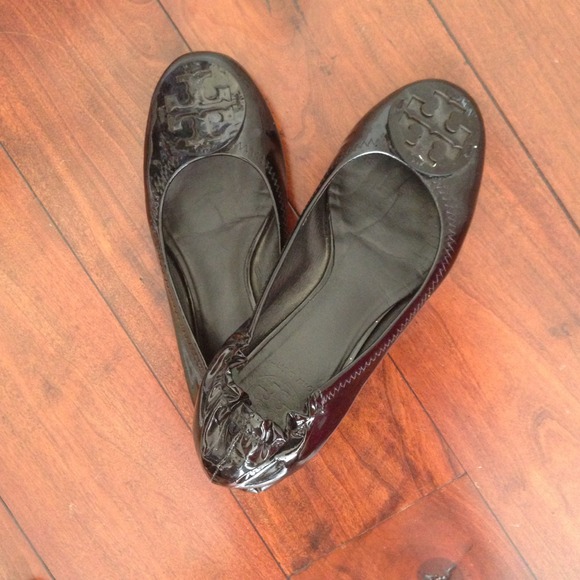 Black patent leather ballet flats