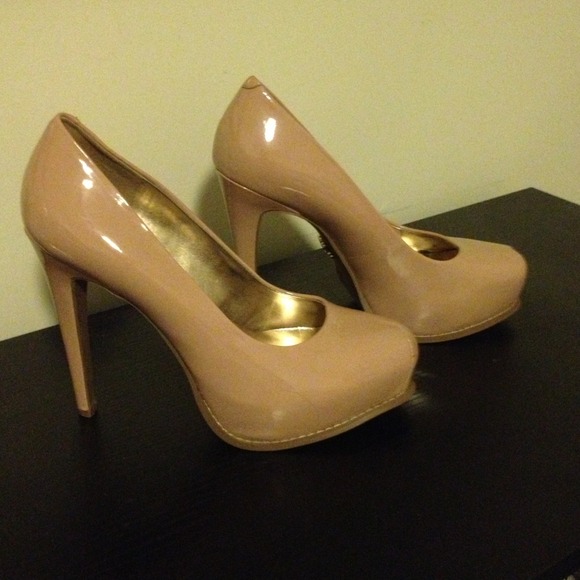 ⛔️SOLD⛔️ Nude Heels
