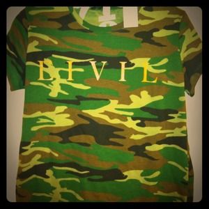 Small NWT Civil Camouflage Tee Shirt