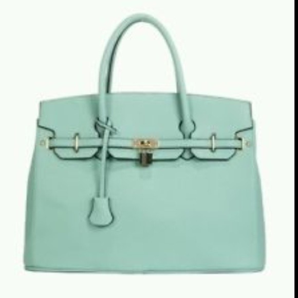 🆕 Tiffany blue Tote handbag.