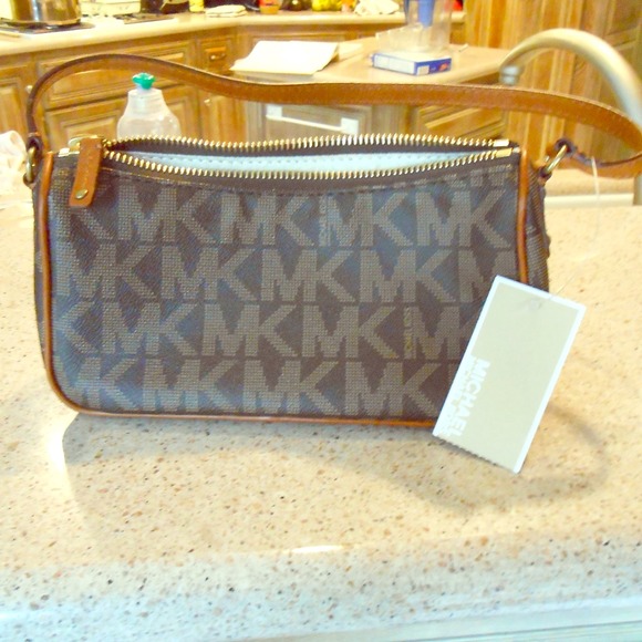 Brand new Michael Kors demi hobo - Picture 1 of 3