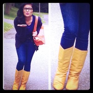 Everyone loves bright yellow boots!