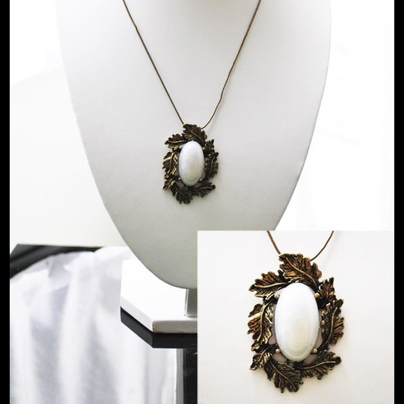 Brand new beautiful vintage style necklaces