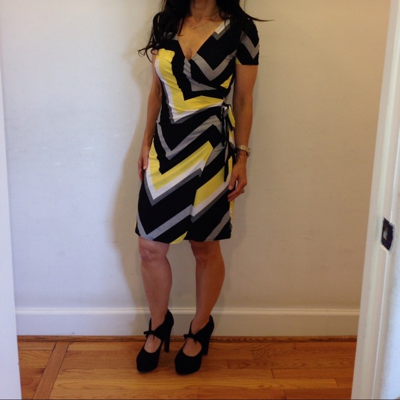 Love this faux style wrap dress so chic & classy - Picture 4 of 4