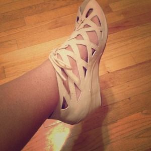 Nude wedges