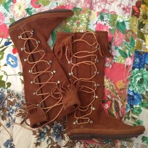 🍀hold🍀minnetonka cognac suede moccasins sz 7