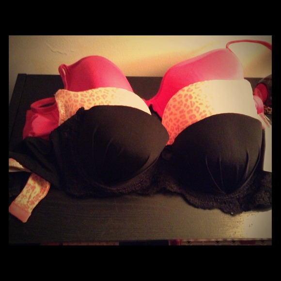 Bras Bras Bras!!!!! Come get them !!!