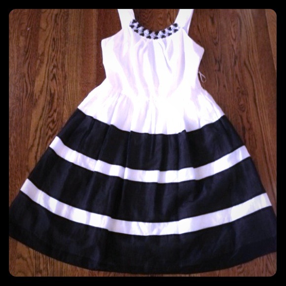 Size 12 Black and White Jax Dress.