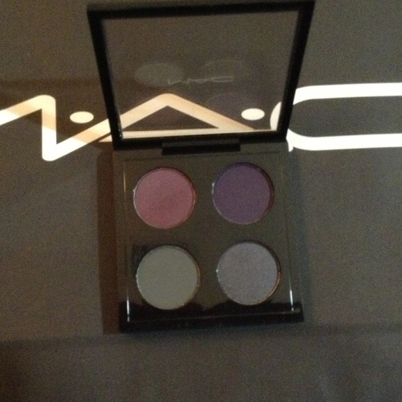 💋👀💞MAC pallet 💯authentic