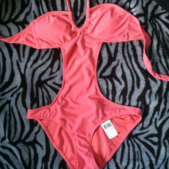 Coral monokini! 💣