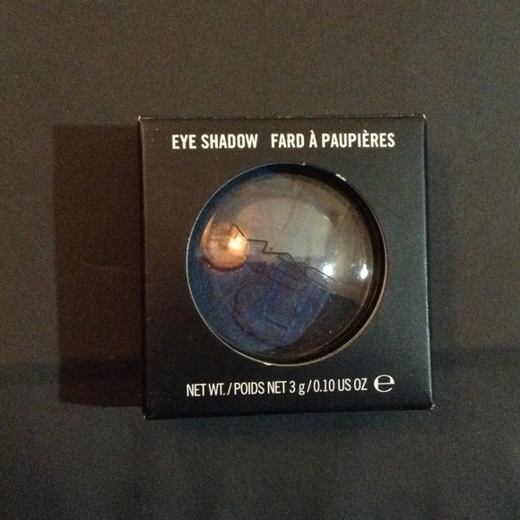 MAC eyeshadow dark blue