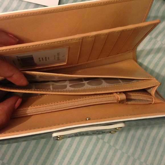 NWT black Kate spade Pasadena Maria wallet - Picture 3 of 3