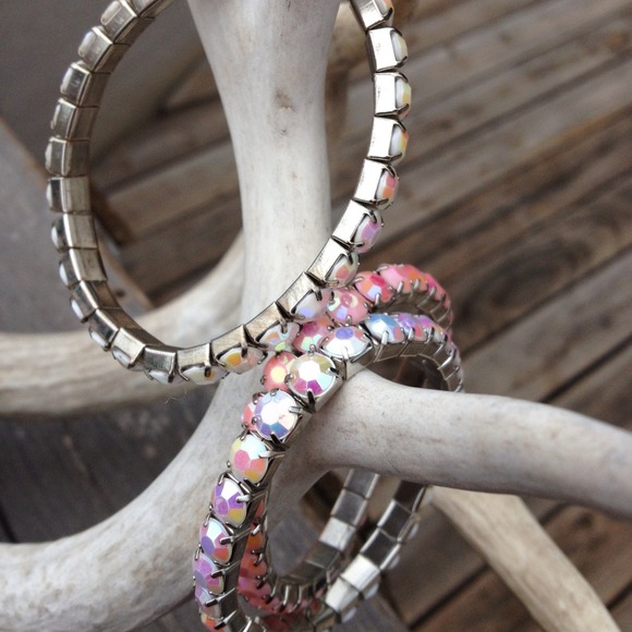 Iridescent  elastic bracelet. Sold Individually!!! - Picture 2 of 2