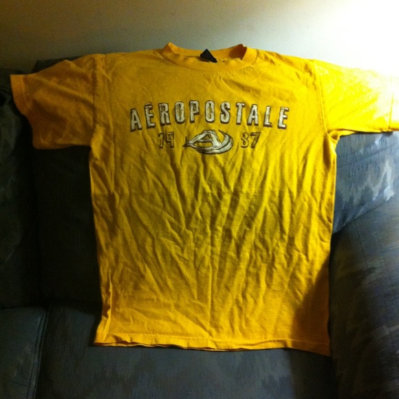 Aeropostale t shirt
