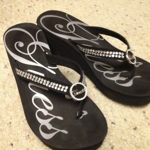 GUESS 3 inch flip flops!!