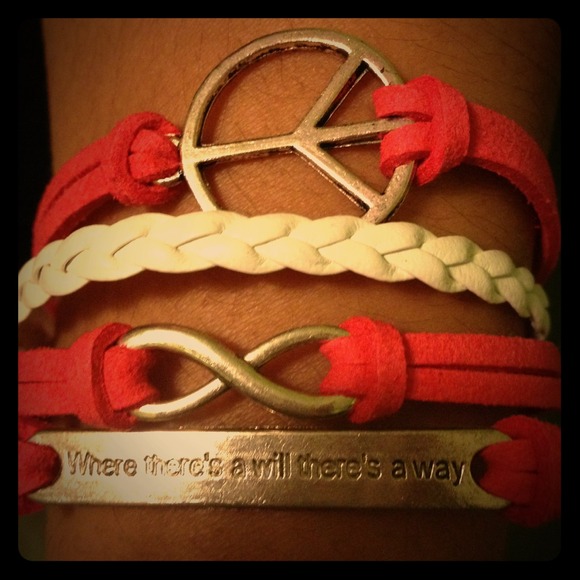 ⛔SOLD⛔Peace infinity white braded bracelet.