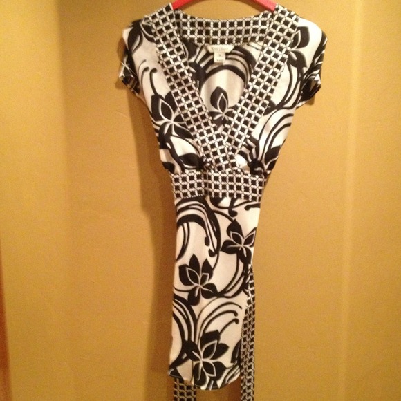 REDUCED!!! White House Black Market Long Blouse!