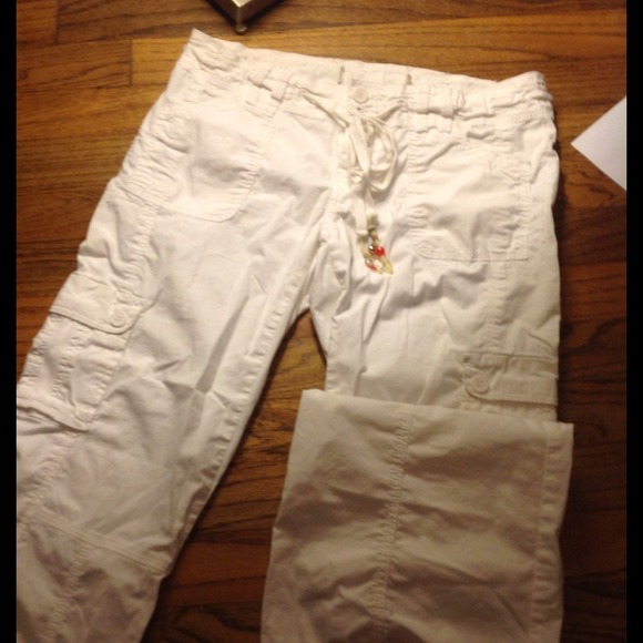 Amazing white cargo pants