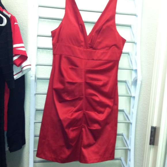 ❤Red dress never worn!!❤ - Picture 2 of 2