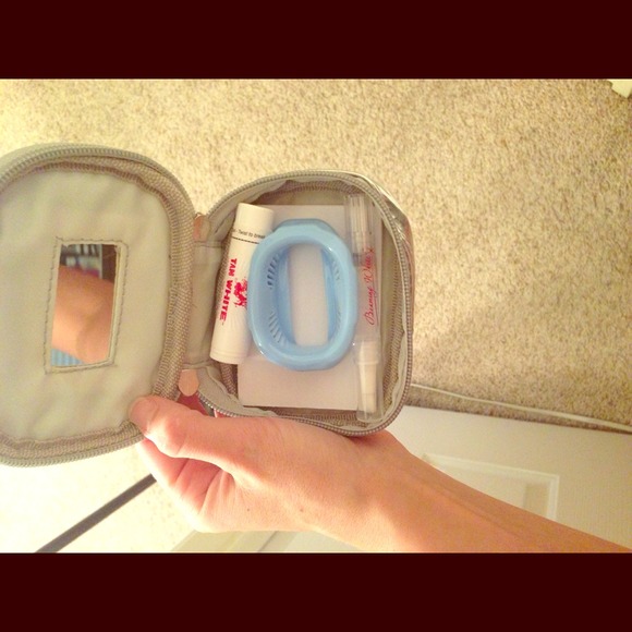 ☀☀WHITEN YOUR TEETH WHILE YOU TAN☀☀  💎Tan White💎