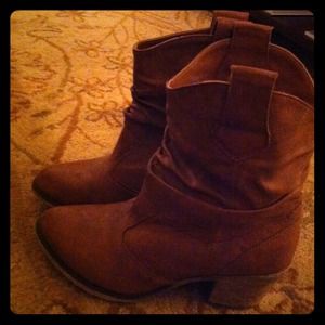 Charles Albert short boots