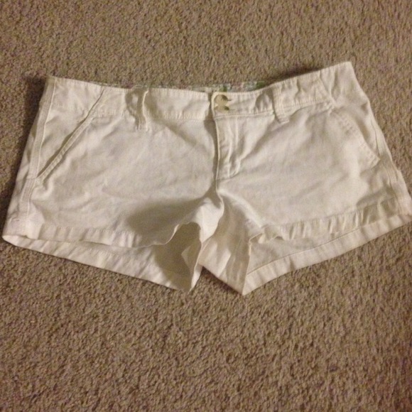 White American eagle shorts