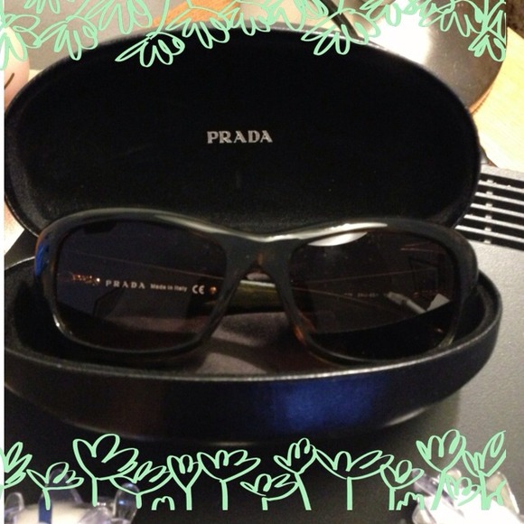 🌷REDUCED🌷Authentic Prada sunglasses
