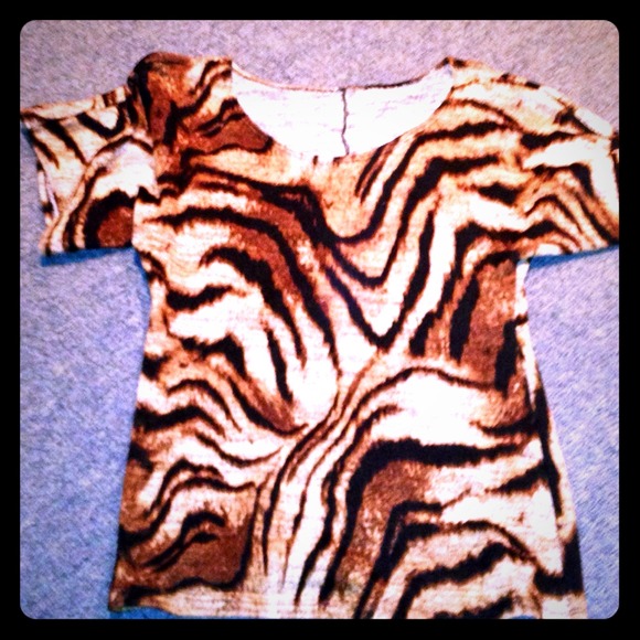 Trendy Leopard Print Sweater