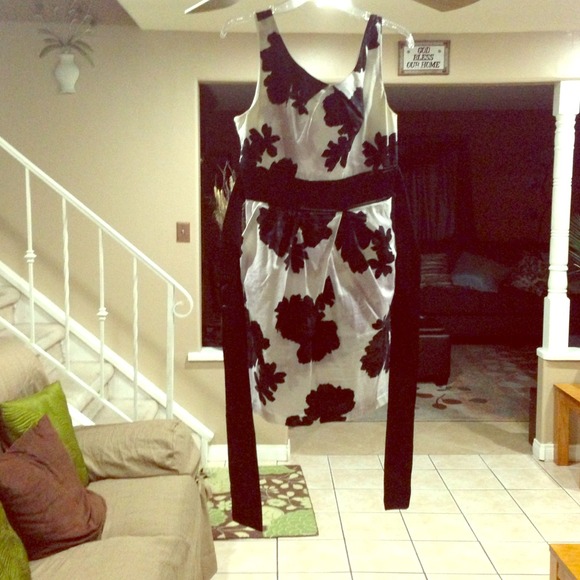 Black, white and a hint of lilac summer dress