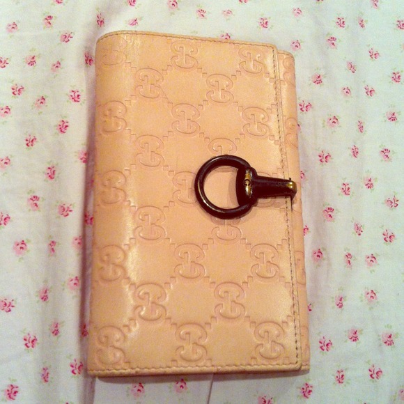 Gucci baby pink wallet
