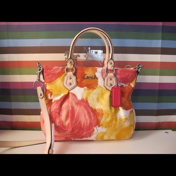 -Sold Out-Nwt Coach crossbody handbag