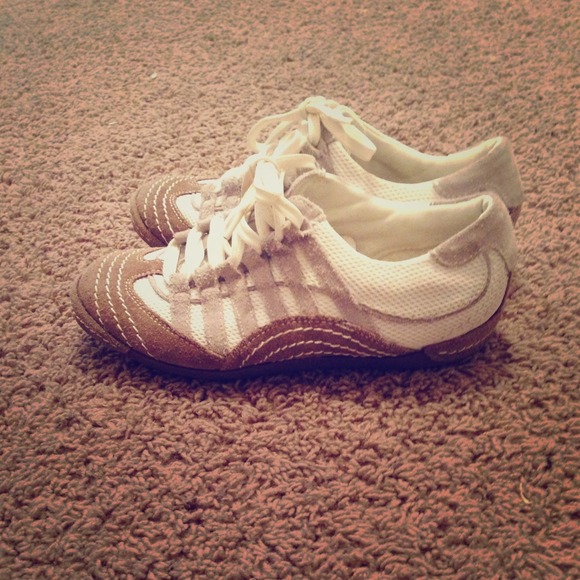 🚫SOLD🚫Like new Steve Madden casual shoe